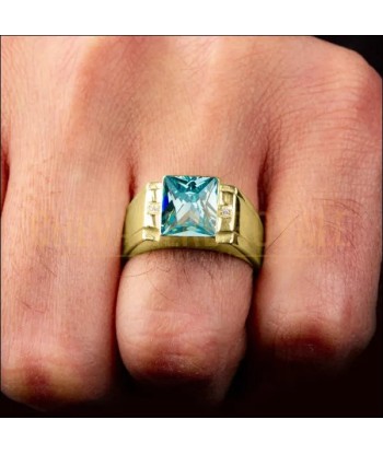 Chevalière de luxe en or jaune : la pierre d'aquamarine et diamants rembourrage situé sous