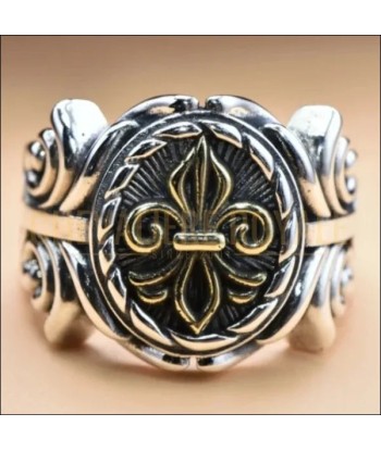 Fleur de Lys Éternelle : Chevalière en Argent pour Affirmer Votre Statut pas cheres