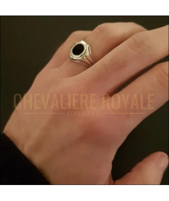 Chevalière homme argent accentuée par de l'émail noir de votre