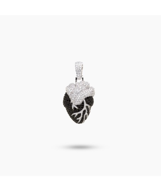 Organic heart noir en stock