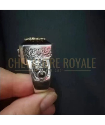 Chevalière homme argent avec motif lion style gitan et grosse pierre une grave pollution 